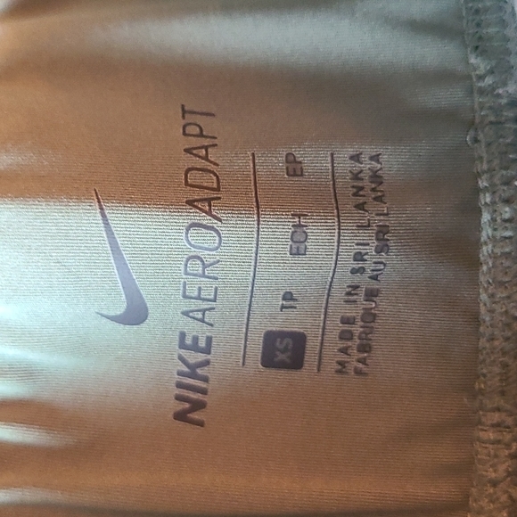 Nike army green Aero Adapt ribbed leggings size XS - Picture 12 of 13